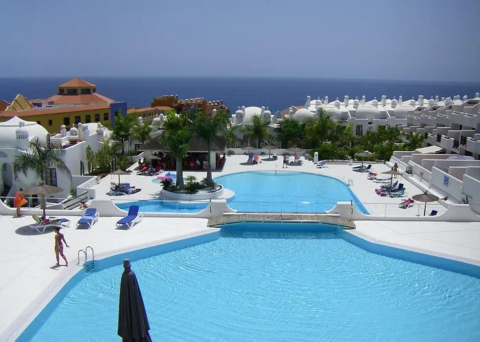 Blu Paradise - Heated Pool * 아데제